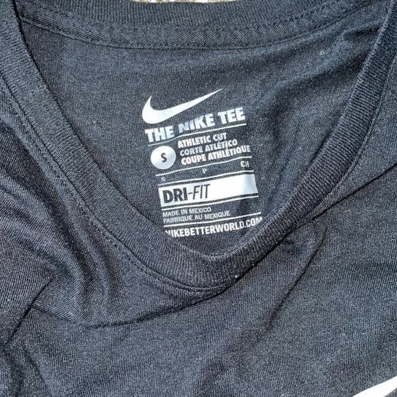 💜Nike Women's Black and White Short Sleeve Tee - Picture 2 of 2